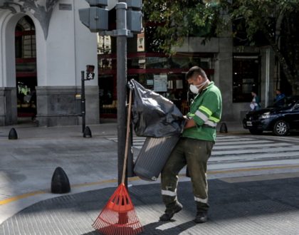 La falta de pruebas oculta casos y muertes por coronavirus en América Latina y otras regiones